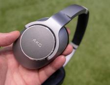 AKG N700NC - супер-комфортные наушники для комфортных путешествий