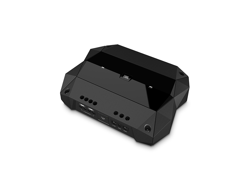 JBL Club 5501 - 1-канальный автомобильный усилитель, спроектированный на компактном шасси, что дает вам возможность интегрировать его в мелкогабаритные автомобили и получать большую мощность