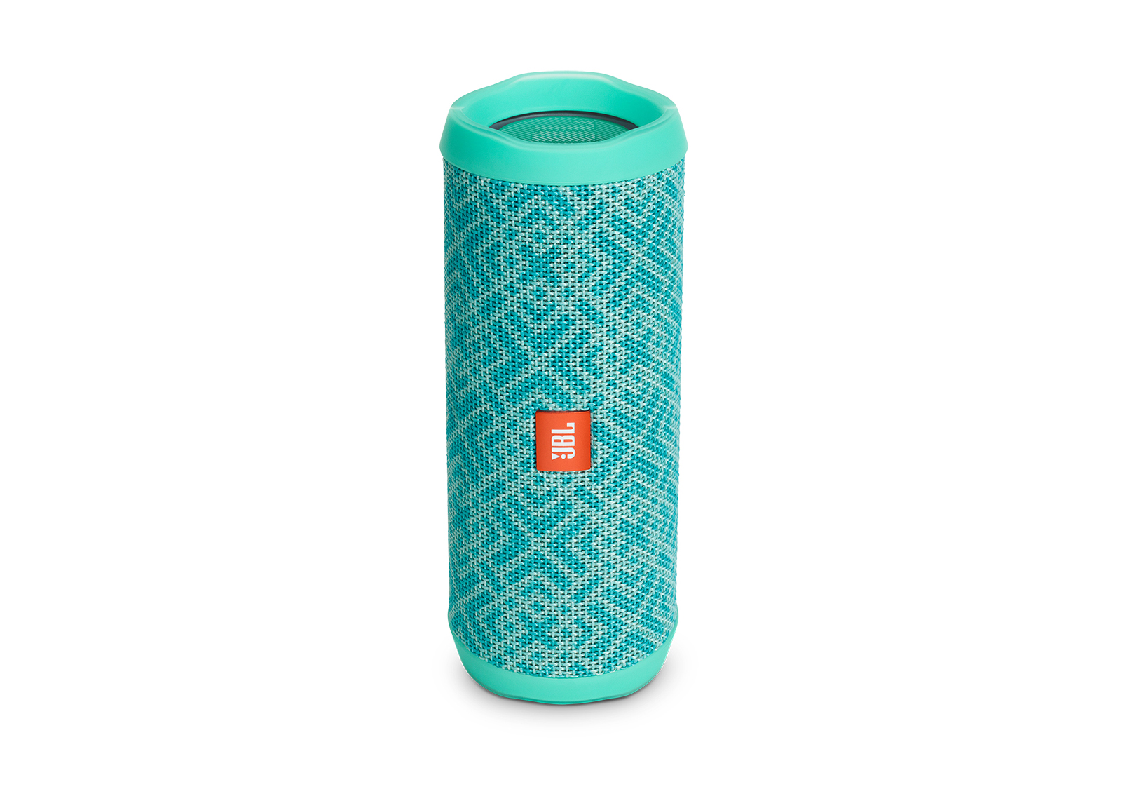 Благодаря водонепроницаемому корпусу JBL Flip 4 можно погружать в воду на глубину до полуметра на 30 минут